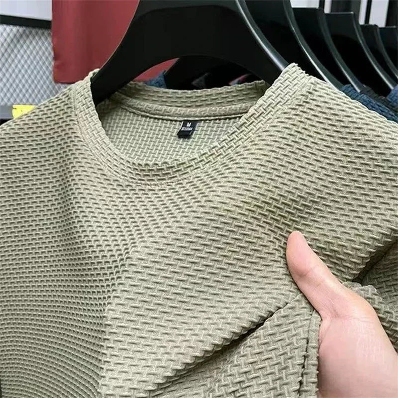 Summer Men's Round Neck Short Sleeved T-shirt.