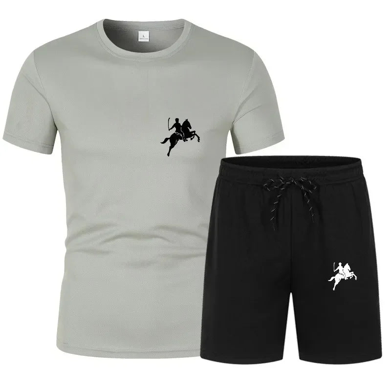 New fashionable and high-quality men's short sleeved T-shirt+shorts two-piece.