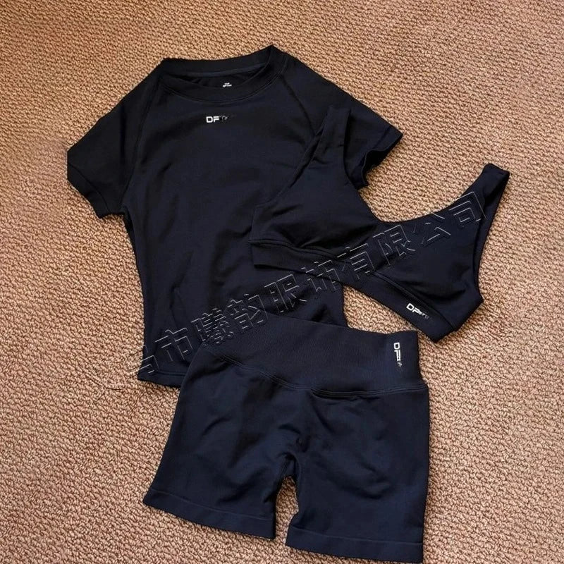 Women Seamless Sportswear Workout Set 3 Piece Sports Gym Yoga set.