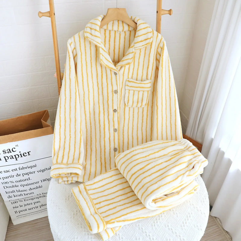 Winter couple pajamas Women's Pajamas Flannel Pajamas 2 Piece Set.