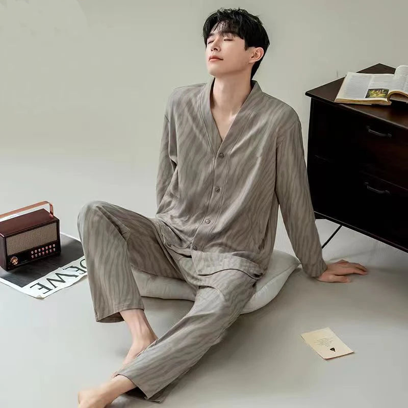 Teenage Men's Pajamas Long-Sleeved Spring and Autum.
