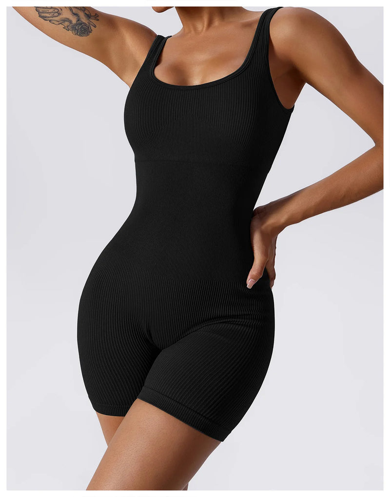 CZGUKE Summer new style women's sexy pure color sleeveless U-neck one-piece.