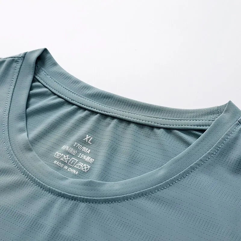 Summer Ice Silk Short Sleeve Mens T Shirt Breathable And Quick Drying.