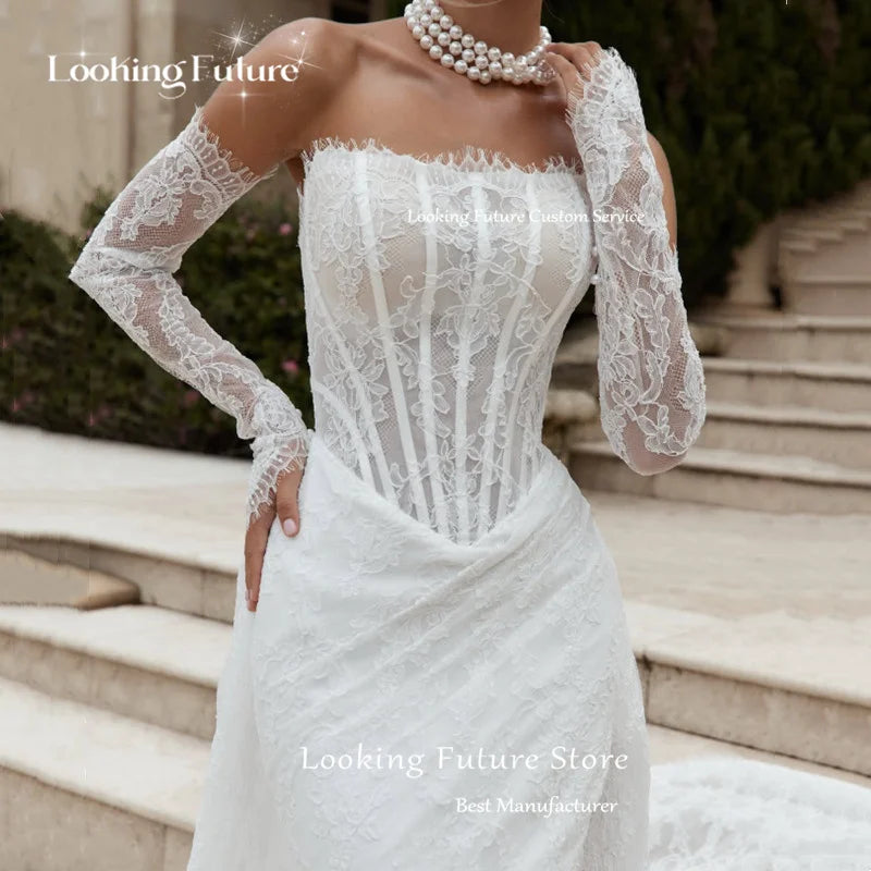 Women’s Customized Luxury Lace Appliques Mermaid Wedding Dresses.