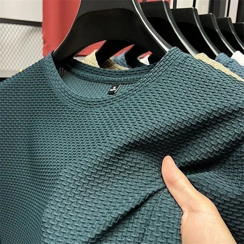 Summer Men's Round Neck Short Sleeved T-shirt.