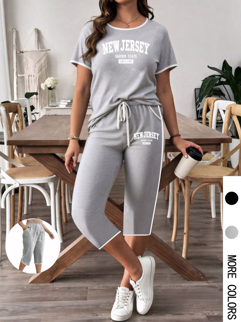 Women's Outfit Featuring a White Round-Neck Short-Sleeve T-Shirt.