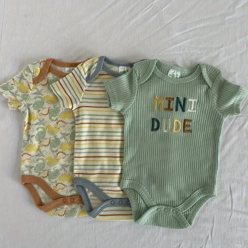 3-Piece Newborn Set with Cute Bear Pattern, Casual Outfit for Boys 0-9 Months.