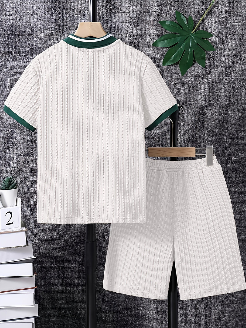 Men'S Casual Fashion Set Featuring a Top And Shorts.