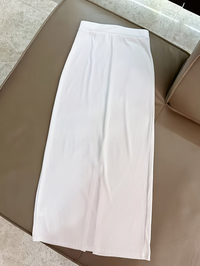 Elegant And Stylish Lady'S Commuting Outfit.