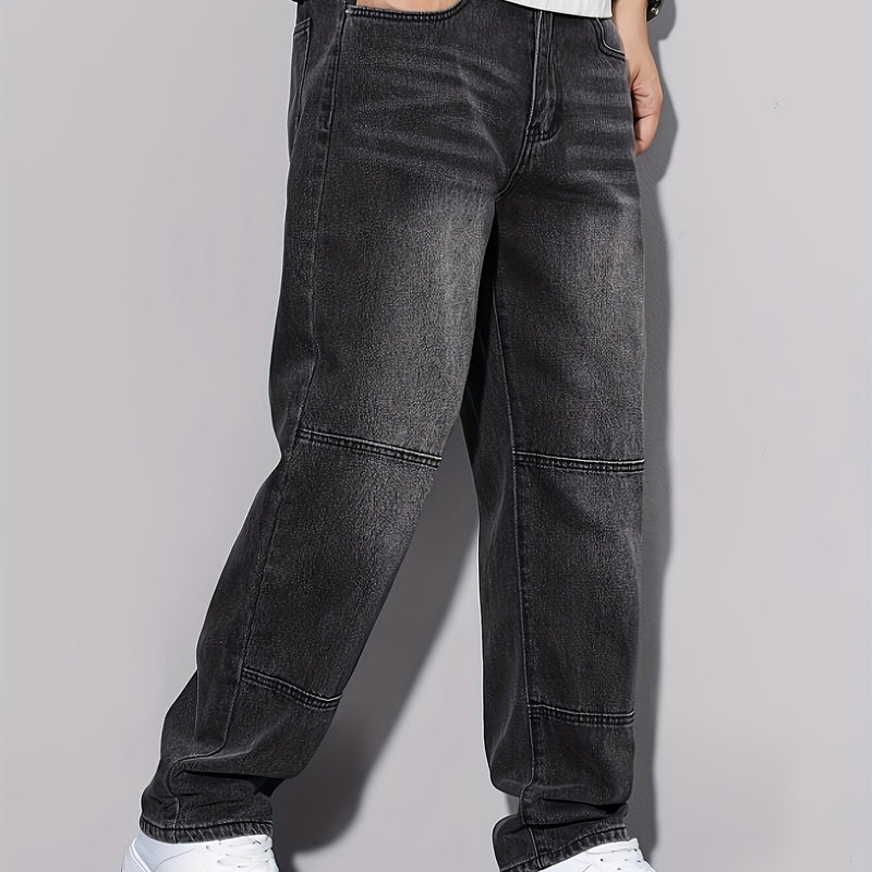 Men's Classic Regular Fit Washed Jeans.