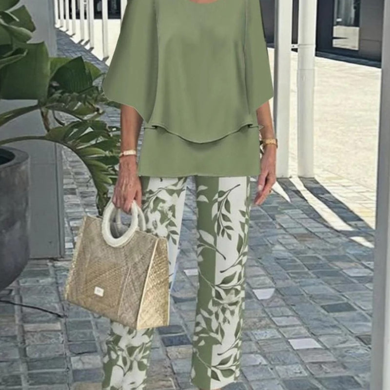 Women’s  Casual Crew Neck Mid-Sleeve Top and Floral Print Pants Two-Piece.