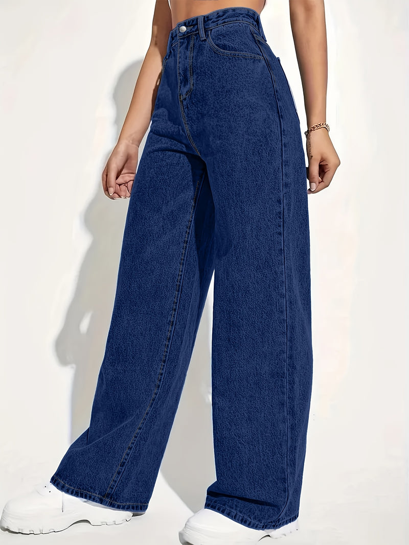 Women’s Fashionable Casual Straight-cut Jeans with Pockets.