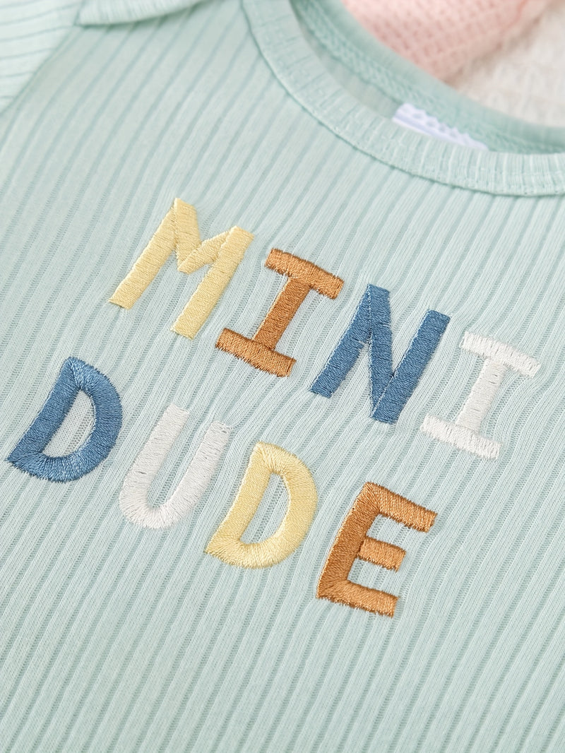 3-Piece Newborn Set with Cute Bear Pattern, Casual Outfit for Boys 0-9 Months.