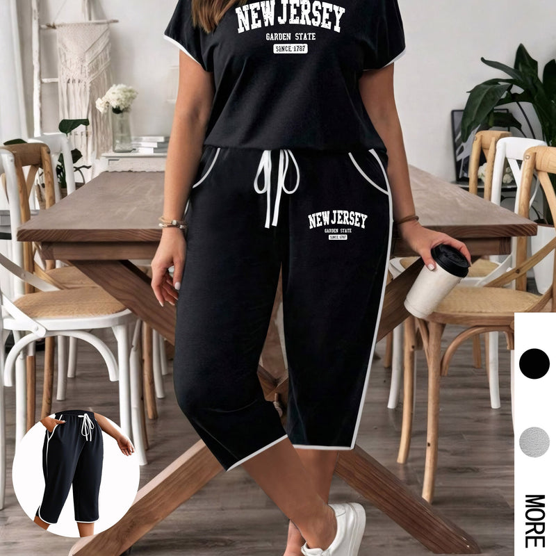 Women's Outfit Featuring a White Round-Neck Short-Sleeve T-Shirt.