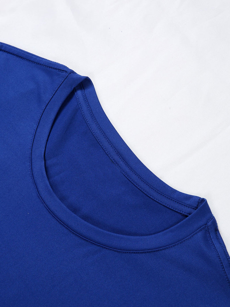 Two-piece set short-sleeved T-shirt and short leggings.