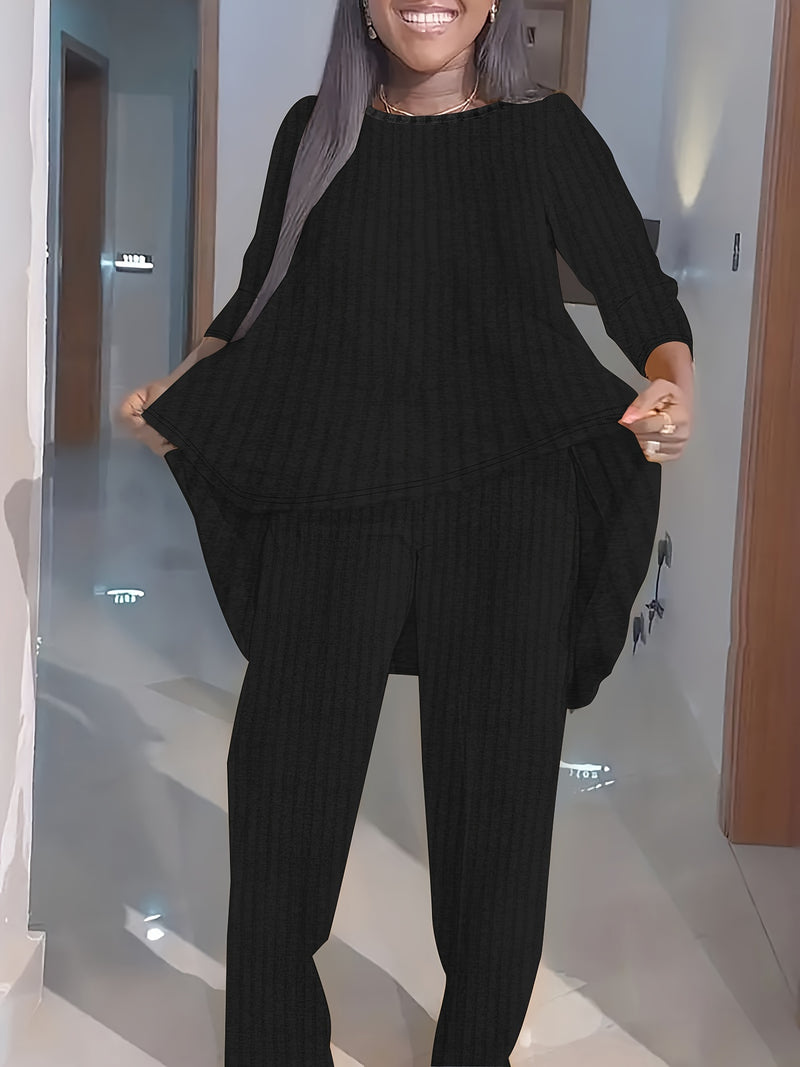 Women's Plus Size Fashion Round Neck Two-Piece Outfit.