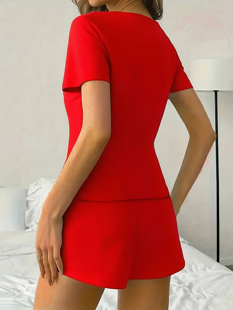 Women's Sporty Two-Piece Set: Round Neck Short Sleeve T-Shirt + Pocketed Shorts.