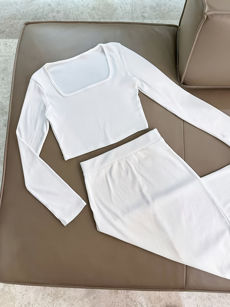 Elegant And Stylish Women’s Commuting Outfit.
