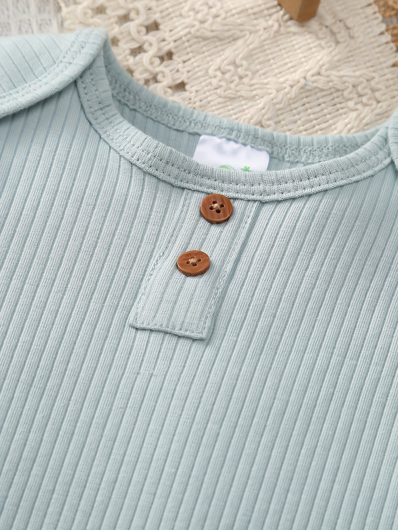 A Summer Comfortable Four-Piece Set Featuring Sleeveless Designs.