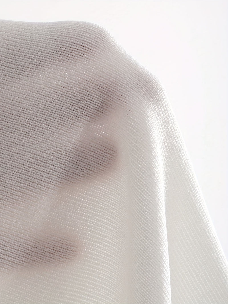 A Summer Women's Solid Color Fitted Short-Sleeve Top.