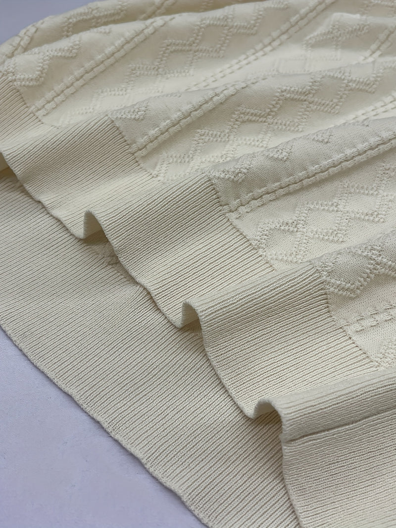 Men's Knit Casual T-Shirt, Fashionable Contrast Color Design.