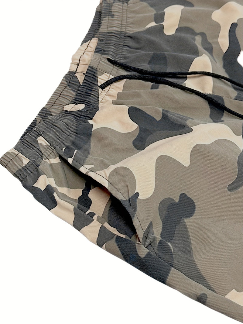 2pcs set of Men's camouflage work pants.