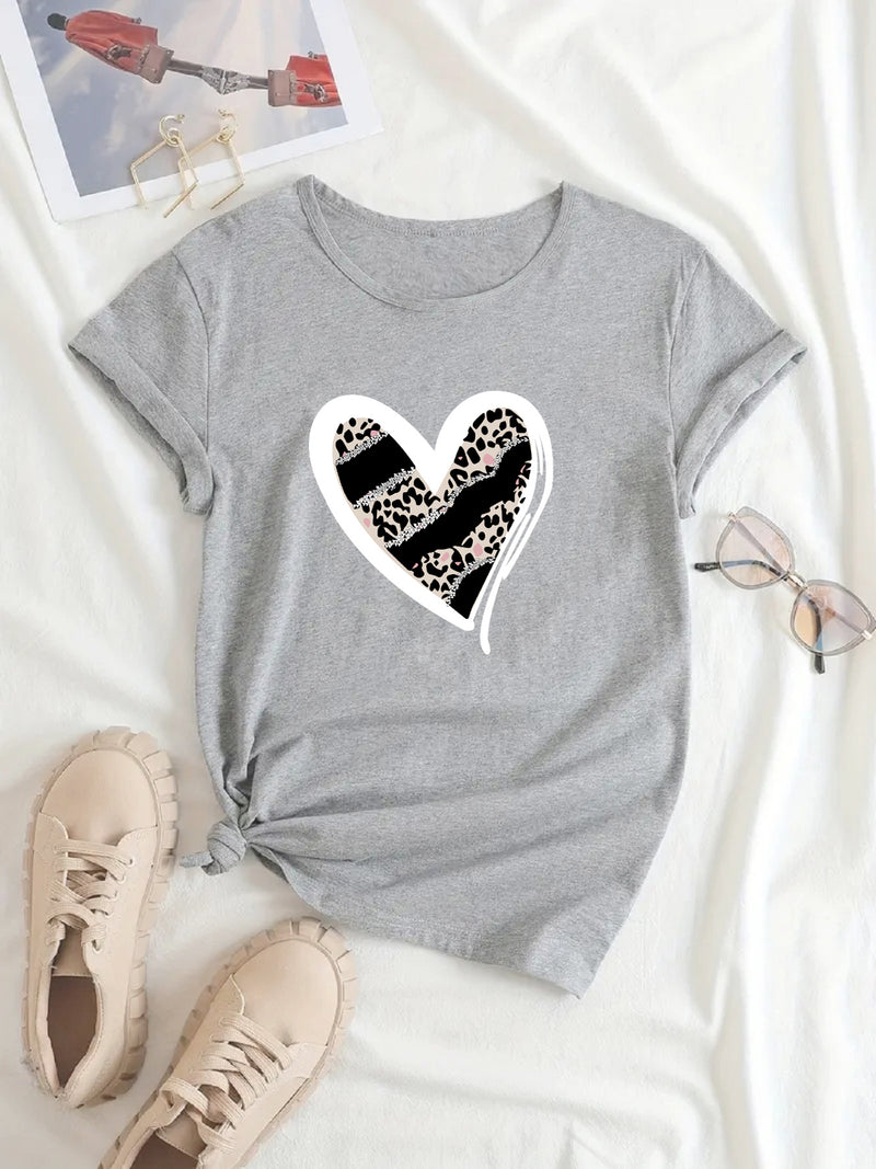 Women’s Casual Sports Loose Heart Graphic T-shirt.