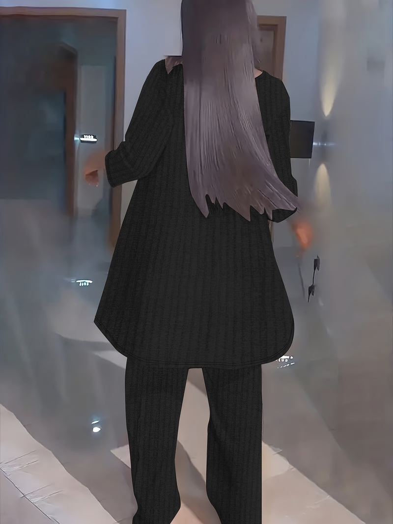 Women's Plus Size Fashion Round Neck Two-Piece Outfit.